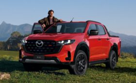 Рестайлинговый пикап Mazda BT-50 предложен с новыми дизелем и автоматом