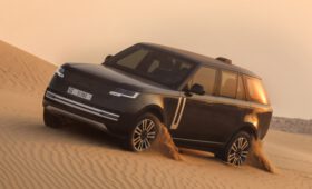 Range Rover Electric готовится к премьере: внедорожник сняли в ходе летних дорожных тестов